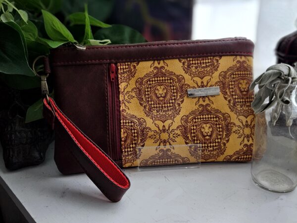 Gryffendorrr Crossbody/clutch