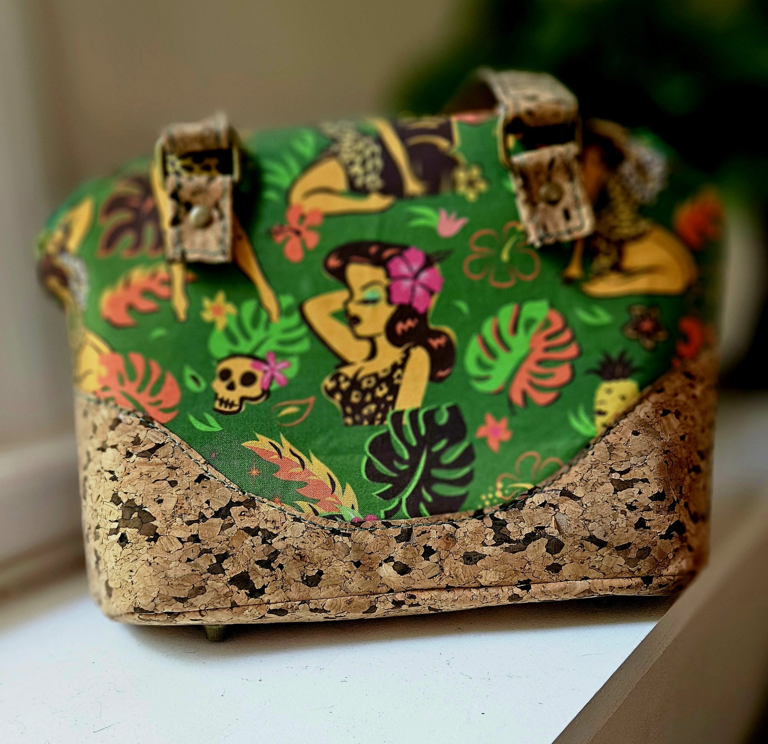 Hawaiian pinup Lola handbag